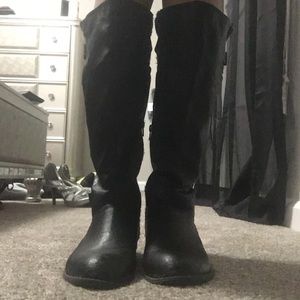 Nice black buckle boot